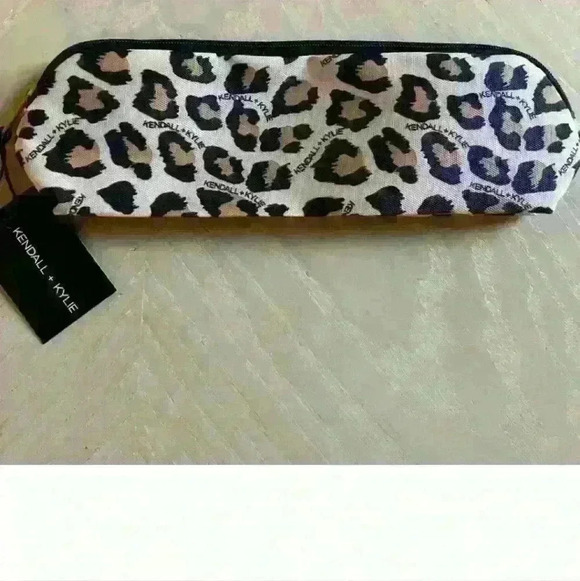 Kendall & Kylie Jenner Kardashian Zip Pouch makeup bag new with tags three piece - Picture 12 of 16